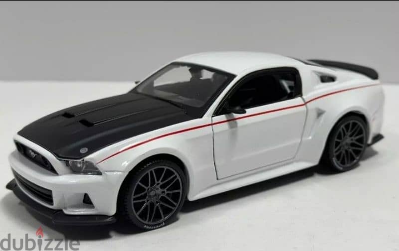 2014 Ford Mustang Street Racer diecast car model 1:24 1