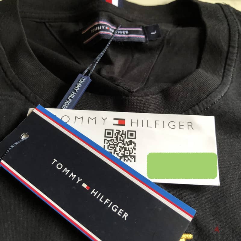 Tommy Hilfiger - Black T-Shirt size L 7