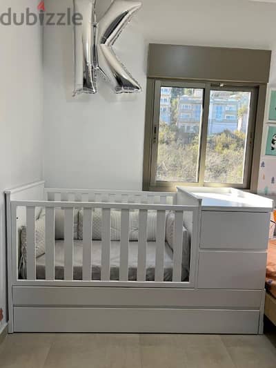 Adjustable bed for baby