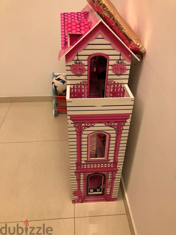 Barbie House 0