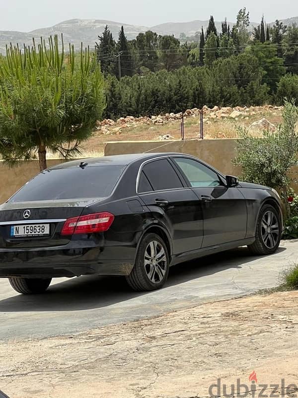 Mercedes-Benz E-Class 2011 8