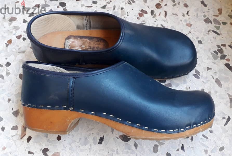 Clogs wooden shoes 0