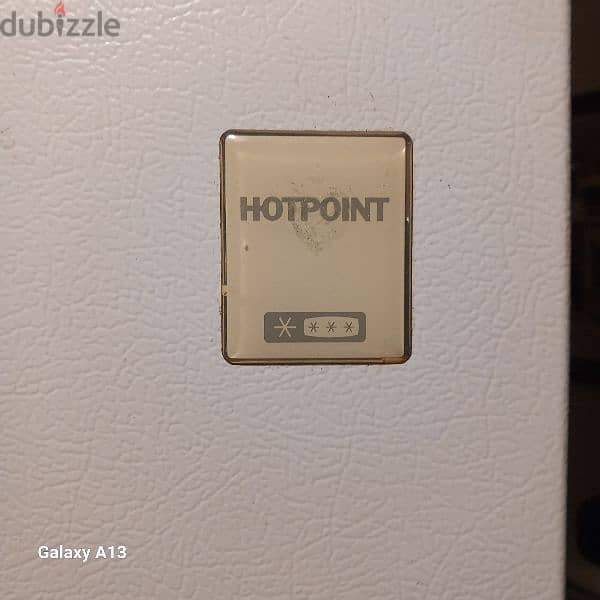 refrigerator Hot point 1