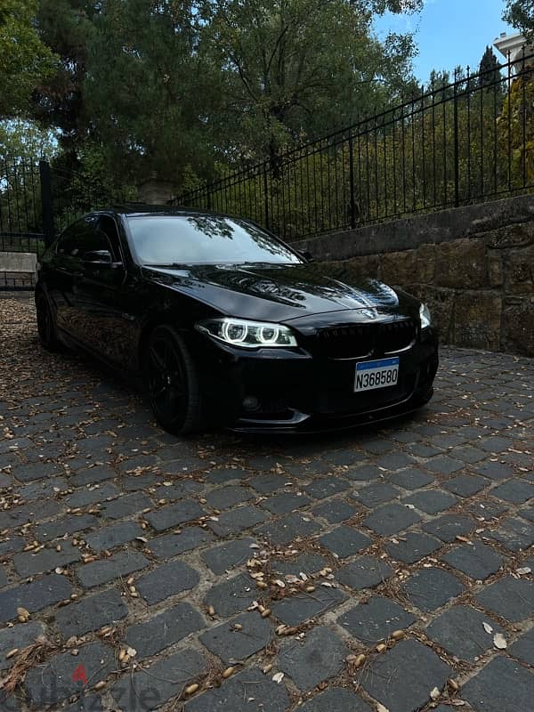 BMW 5-Series 2016 1