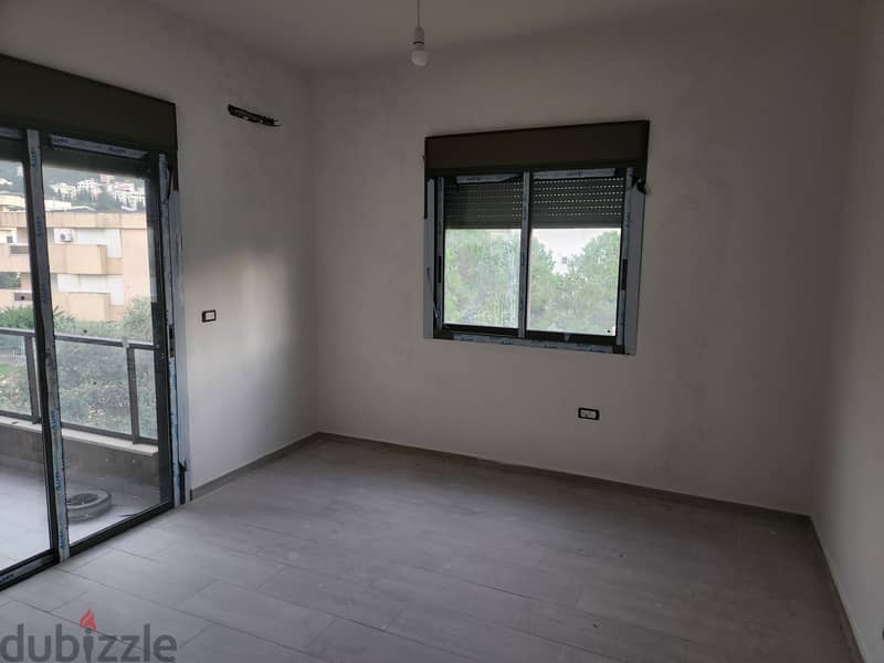 RWB194EA - Brand new duplex apartment for sale in Bouar 3