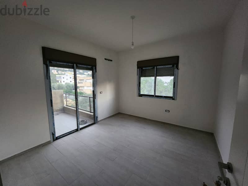 RWB194EA - Brand new duplex apartment for sale in Bouar 5