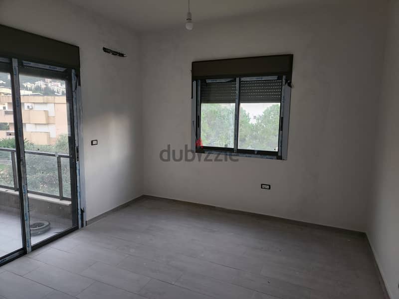 RWB195EA - Brand new apartment for sale in Bouar 4