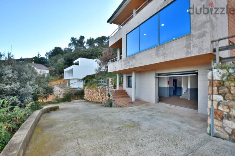 Spain four-storey home on a generous plot, prime location PR-00203 0