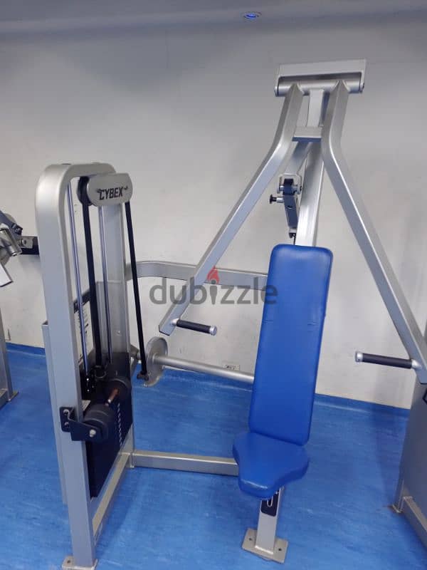 Uper chest Cybex machine 03027072 GEO GYM EQUIPMENT معدات نوادي رياضيه 1