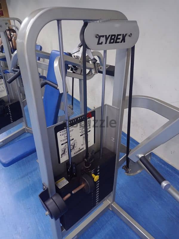 Uper chest Cybex machine 03027072 GEO GYM EQUIPMENT معدات نوادي رياضيه 2