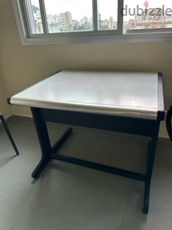 3 desks for sale (like new) 4