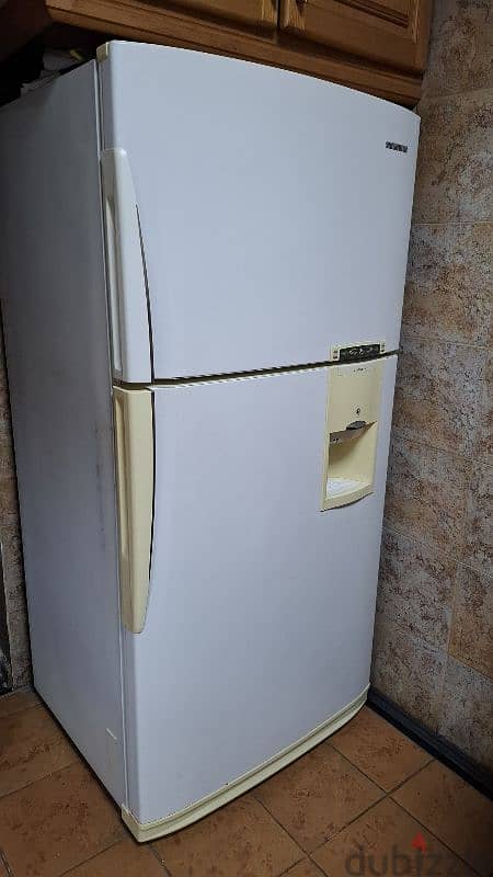 براد مع غاز بحالة جيدة chilller - Fridge - Refrigerator 0