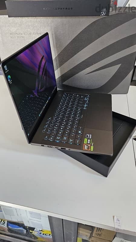 OLED IS HERE  LAPTOP ASUS ROG ZEPHYRUS 2024 RYZEN9-8945HS+ RTX4060 10