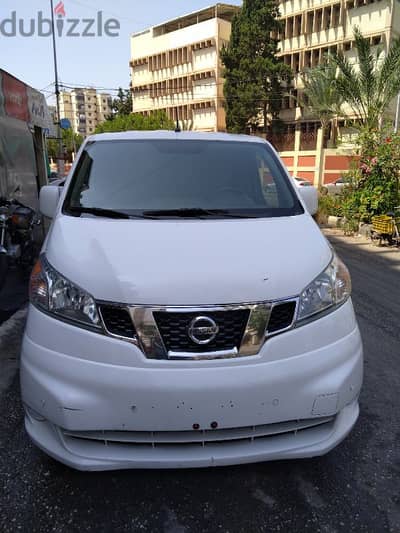 Nissan NV200 2013 automatic, AC, 6 airbags, cruise control