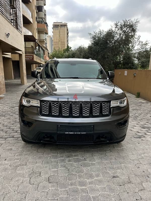 Jeep Grand Cherokee Altitude 2019 gray on black (clean carfax) 0