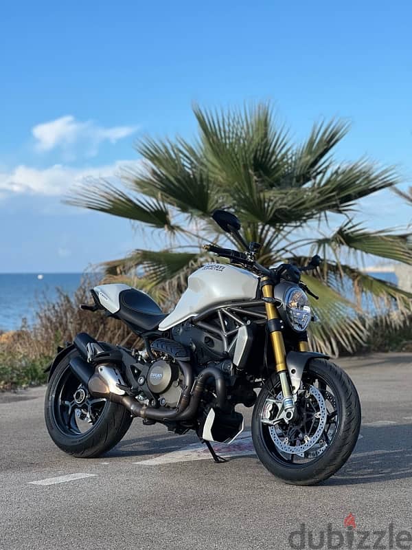 Ducati Monster 1200s 0