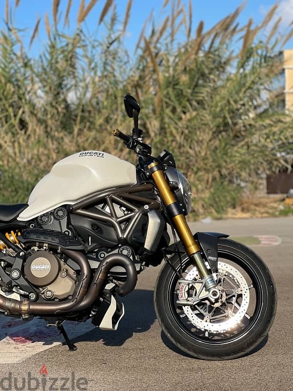 Ducati Monster 1200s 1