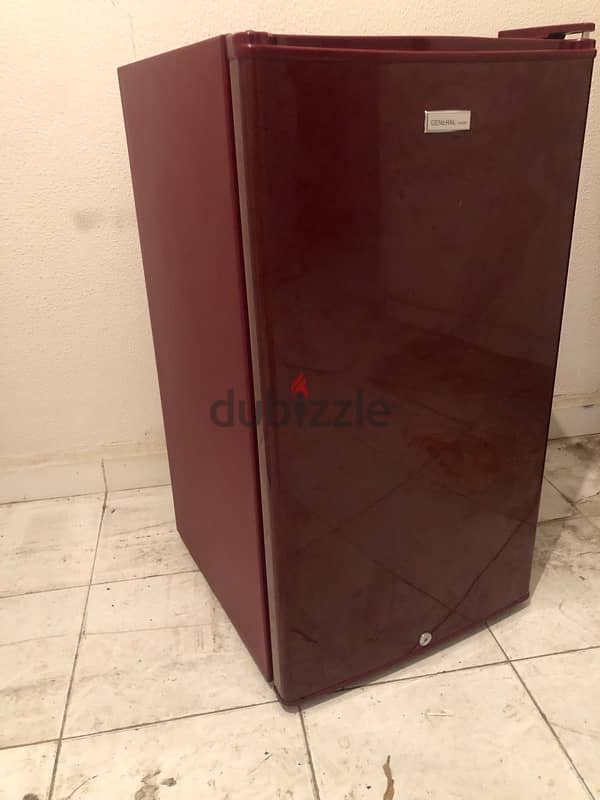 small refrigerator in excellent condition. 100$ 0