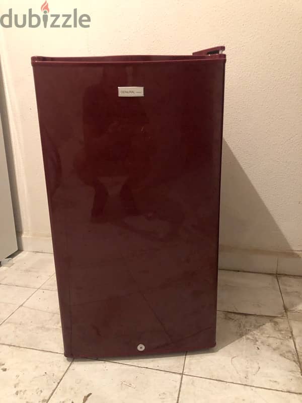 small refrigerator in excellent condition. 100$ 2