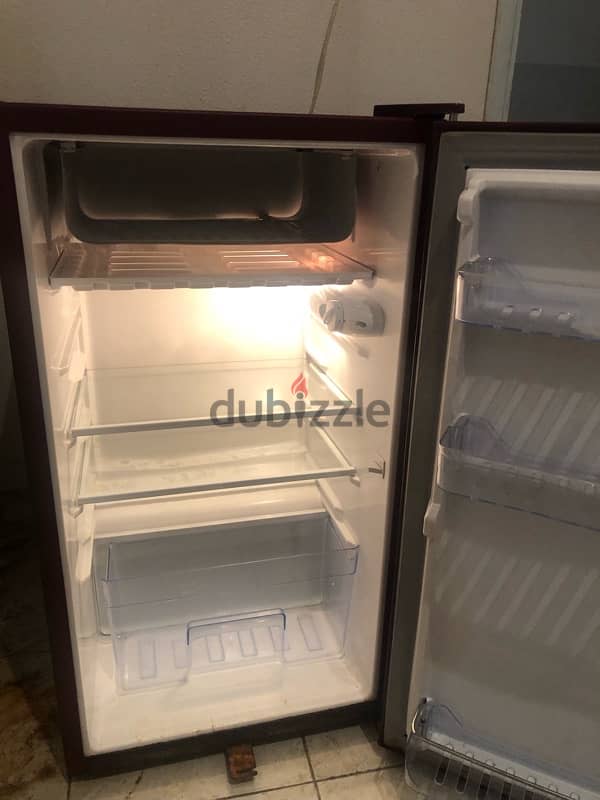 small refrigerator in excellent condition. 100$ 4