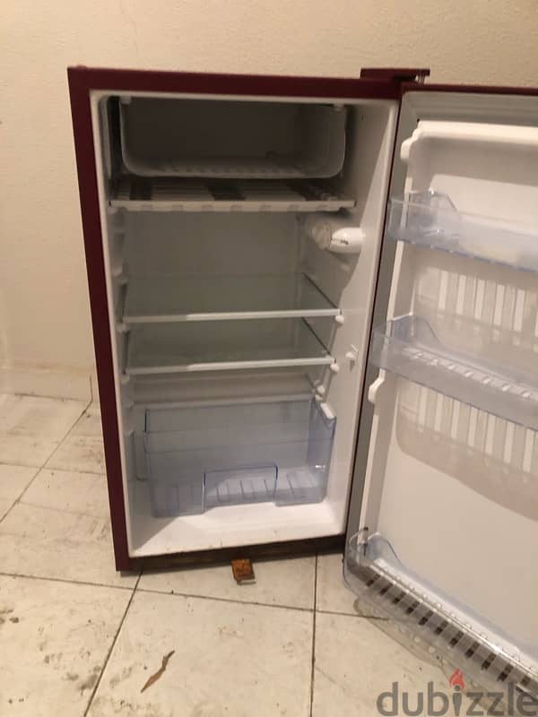 small refrigerator in excellent condition. 100$ 5