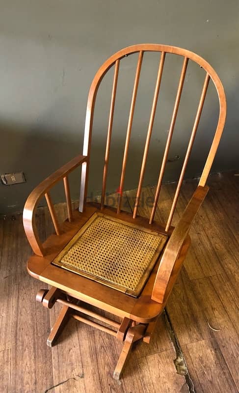 rocking chair in excellent condition. 110$ 0