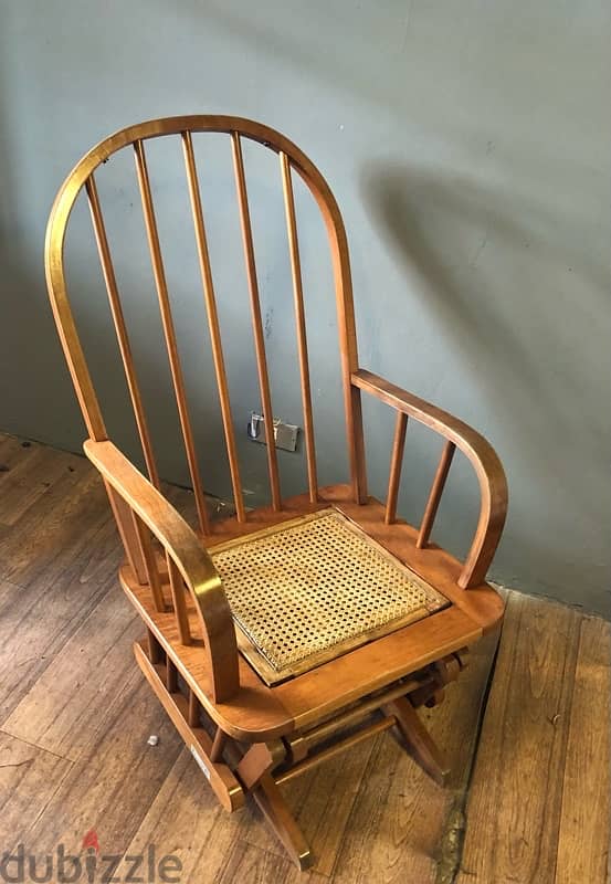 rocking chair in excellent condition. 110$ 2