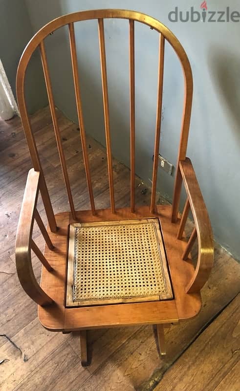 rocking chair in excellent condition. 110$ 3