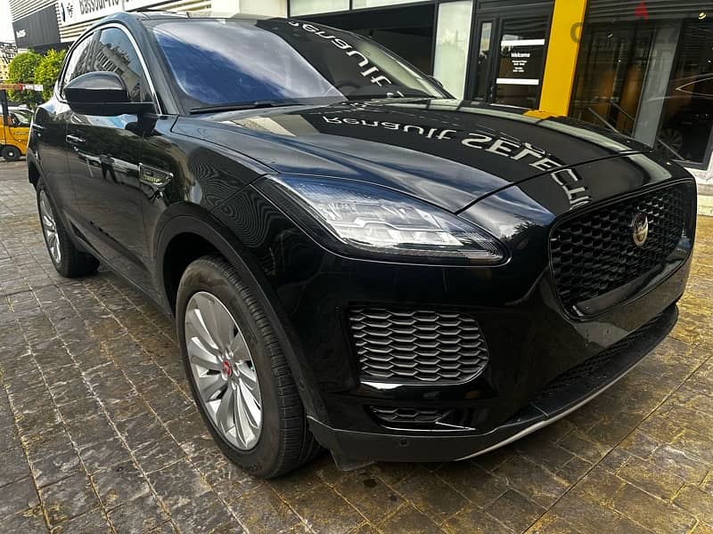 Jaguar E-Pace 2018 0