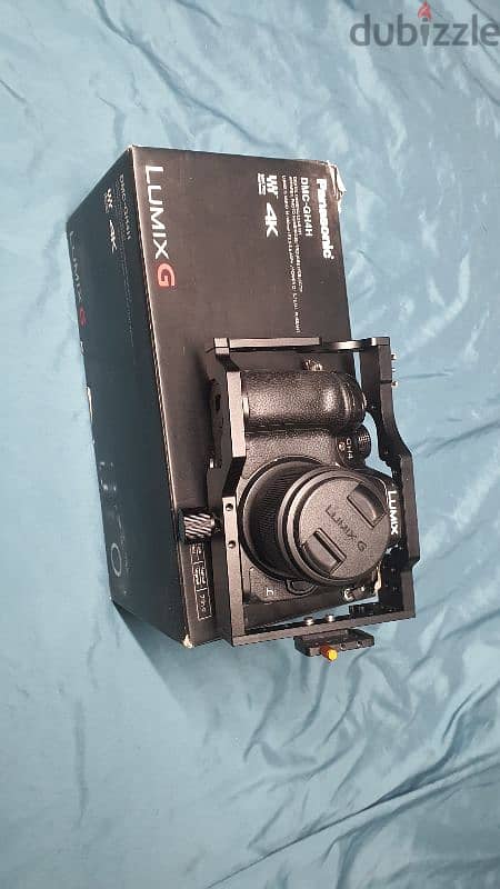 Panasonic gh4 super clean camera with lens Lumix G 25mm f/1.7 3