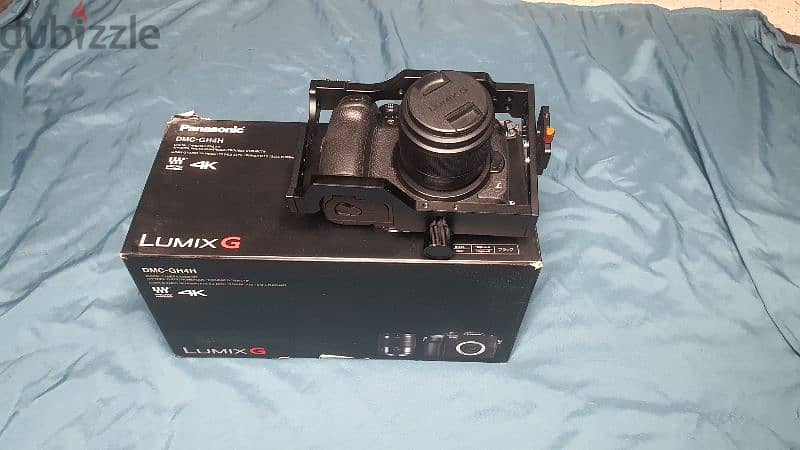 Panasonic gh4 super clean camera with lens Lumix G 25mm f/1.7 5