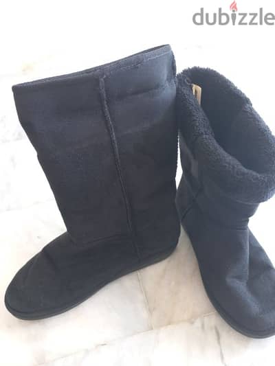 Black,medium height winter shoes