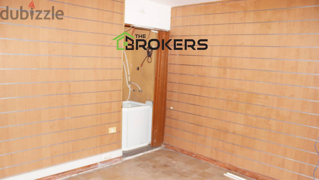 Shop for Rent in Mar Elias  محل للايجار في مار الياس 0