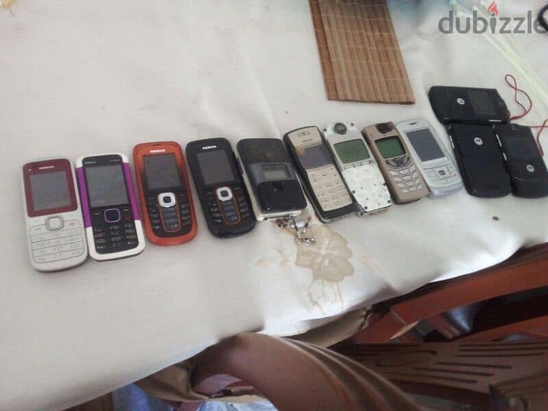 12 old Nokia 0