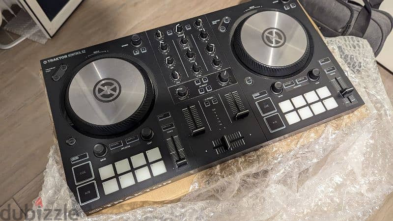 NATIVE INSTRUMENTS DJ TRAKTOR KONTROL S2 MK3 0