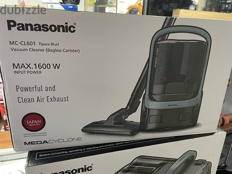 Panasonic  1600W Bagless Canister Cyclonic Vacuum Cleaner 1600W 4