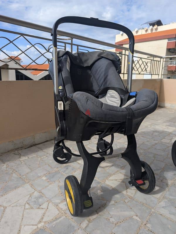 DOONA Stroller and Car Seat with Base 0