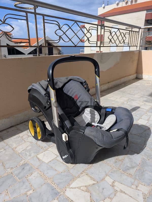 DOONA Stroller and Car Seat with Base 5