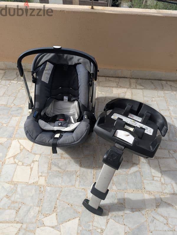 DOONA Stroller and Car Seat with Base 7