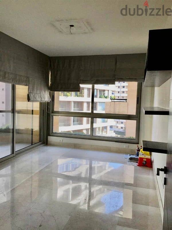 apartment For sale in unesco شقة للبيع في الاونسكو ٩٥٠،٠٠٠$ 0