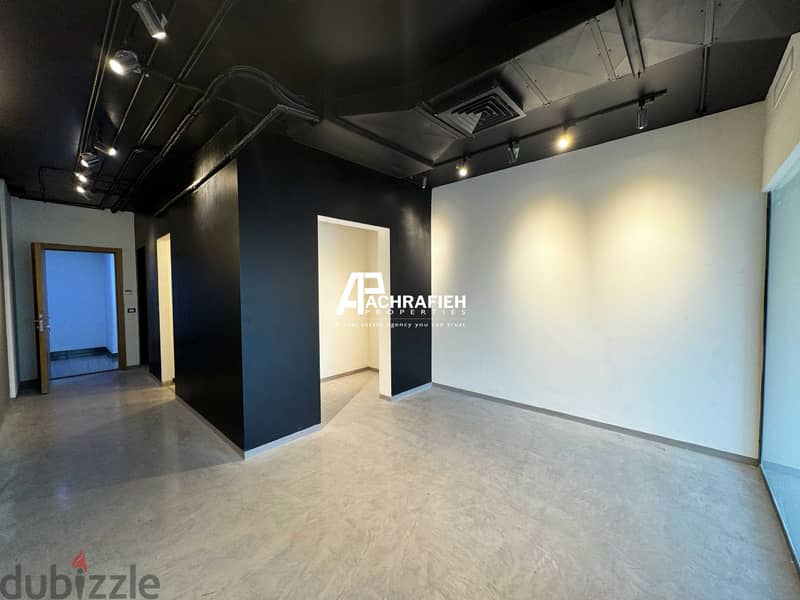 Office For Rent in Achrafieh - مكتب للإجار في الأشرفية 0