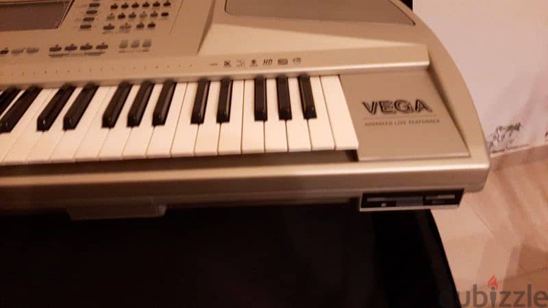 Ketron Vega 4