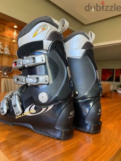 Salomon Ski Boots new never used size 39