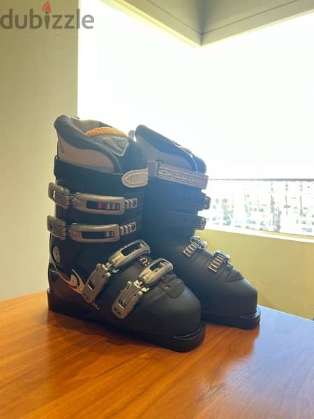 Salomon Ski Boots new never used size 39 1