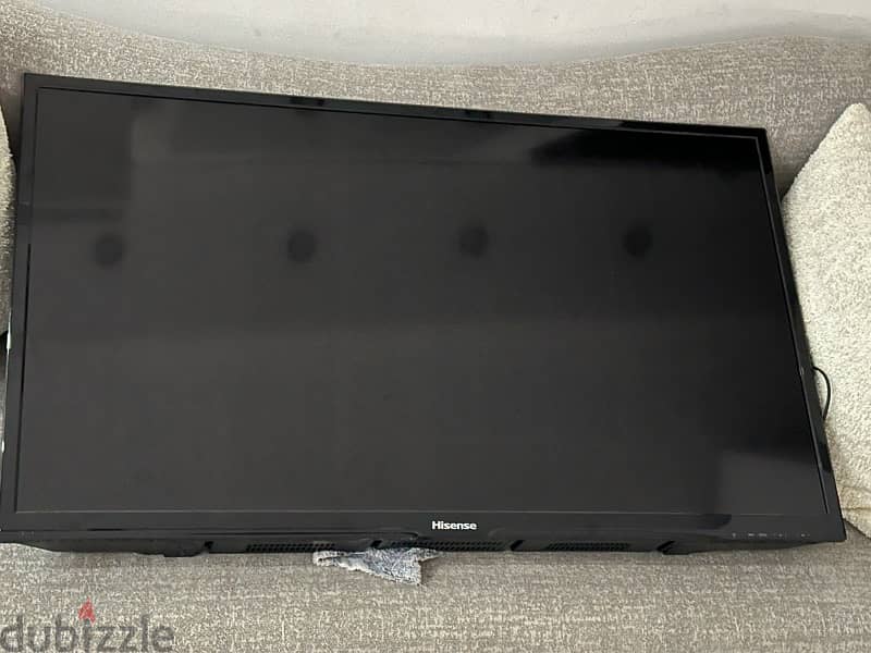 Hisense 40’’ with stand like new 0