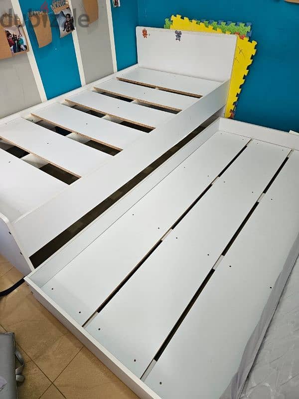 2 beds drawer with 2 mattresses 1m ٢ تخت مع تخت جرار مع ٢ فرشات 0