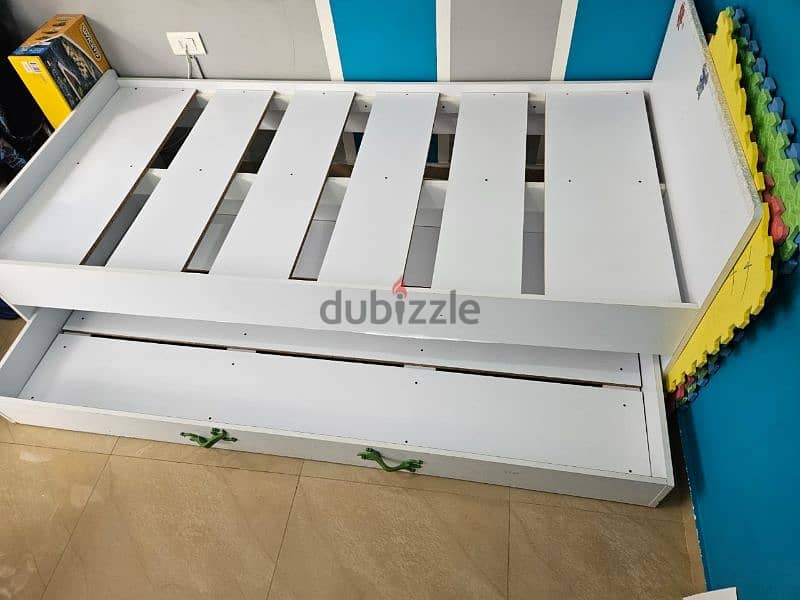 2 beds drawer with 2 mattresses 1m ٢ تخت مع تخت جرار مع ٢ فرشات 6