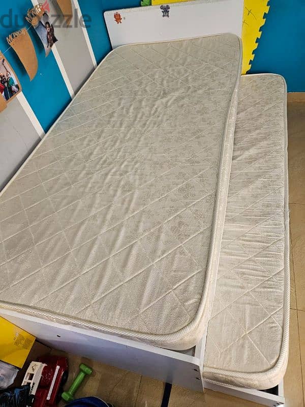 2 beds drawer with 2 mattresses 1m ٢ تخت مع تخت جرار مع ٢ فرشات 7