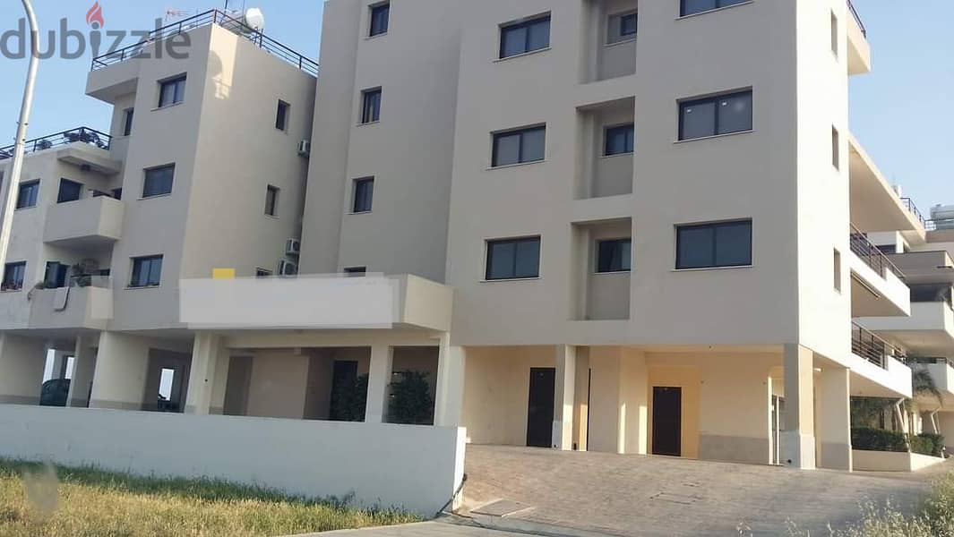 one bedroom apartment for sale in larnacaشقة للبيع في قبرص 0