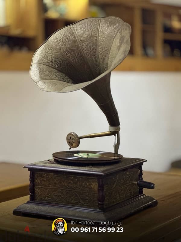 Indian Wooden Phonograph 0